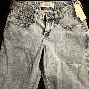 Hollister Women's Light Blue Boyfriend Jeans